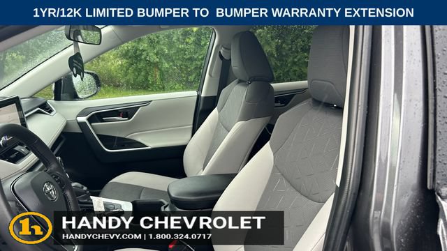 Used 2025 Toyota RAV4 XLE AWD/4WD image 19