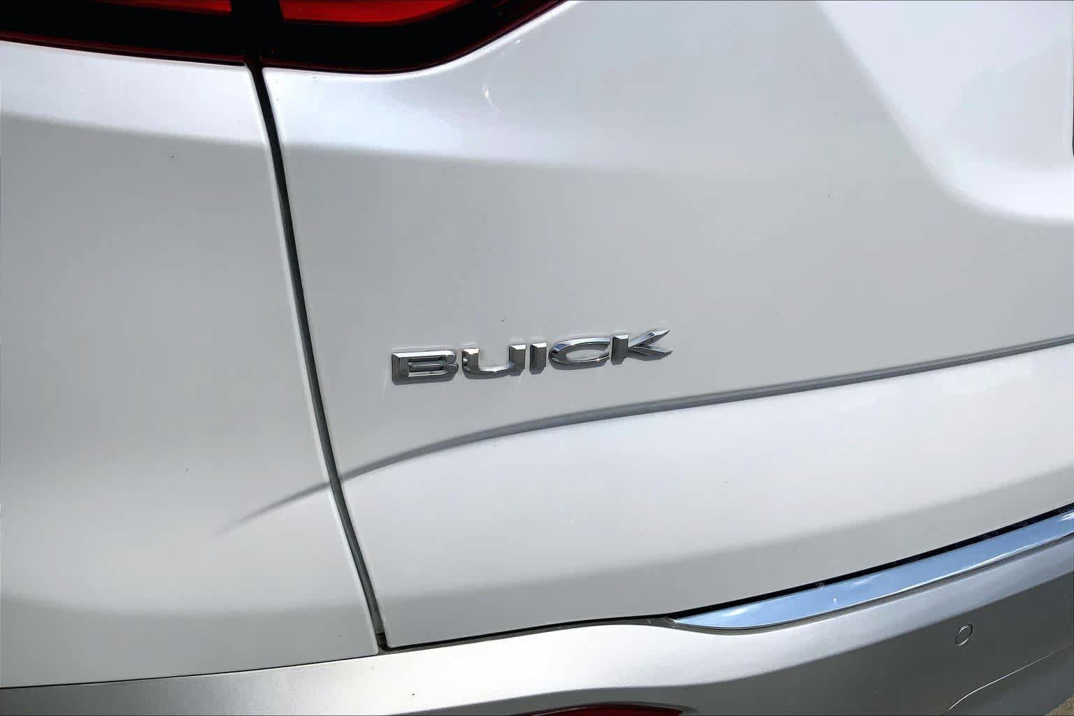 Used 2018 Buick Enclave Premium w/ Experience Buick Package FWD image 30