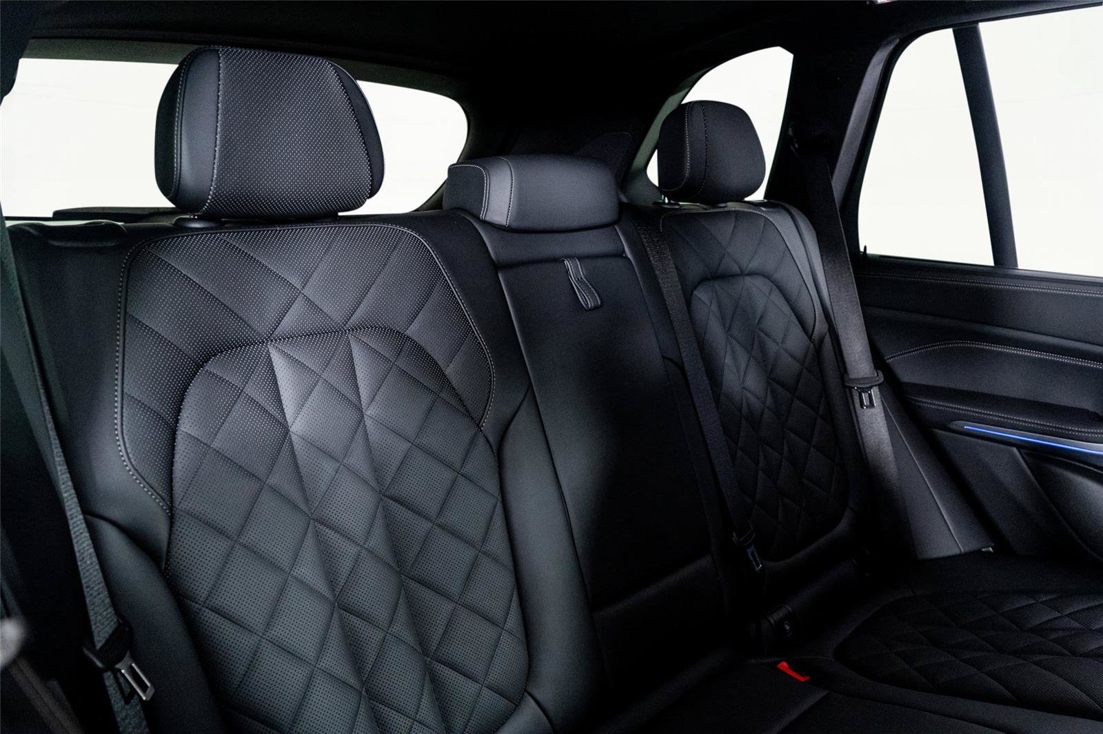 Used 2025 BMW X5 M60i AWD/4WD image 35