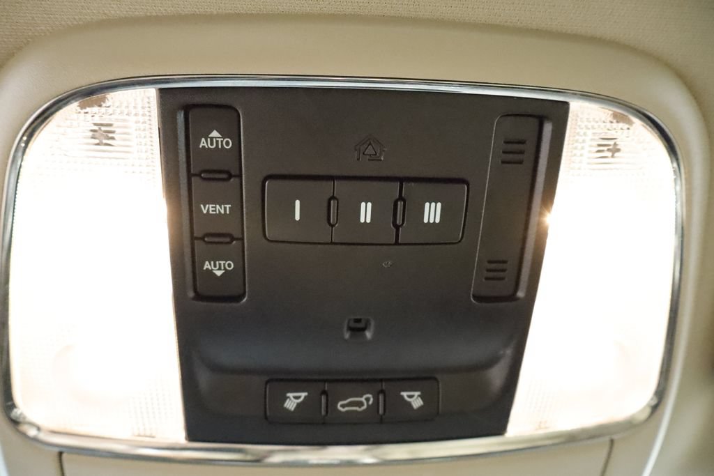 Certified 2018 Jeep Grand Cherokee Limited AWD/4WD image 34
