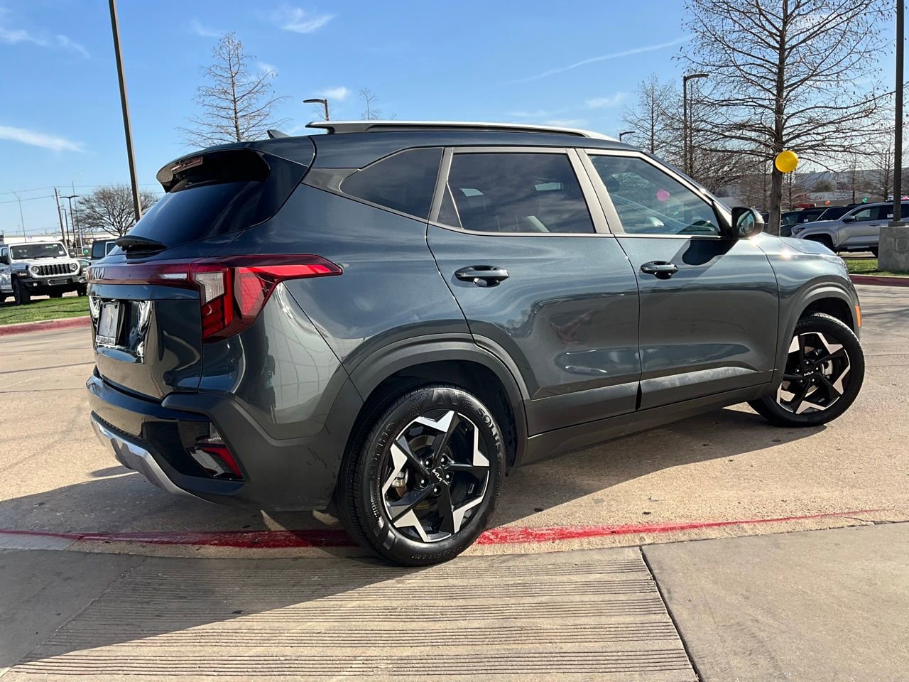 Used 2025 Kia Seltos S image 6