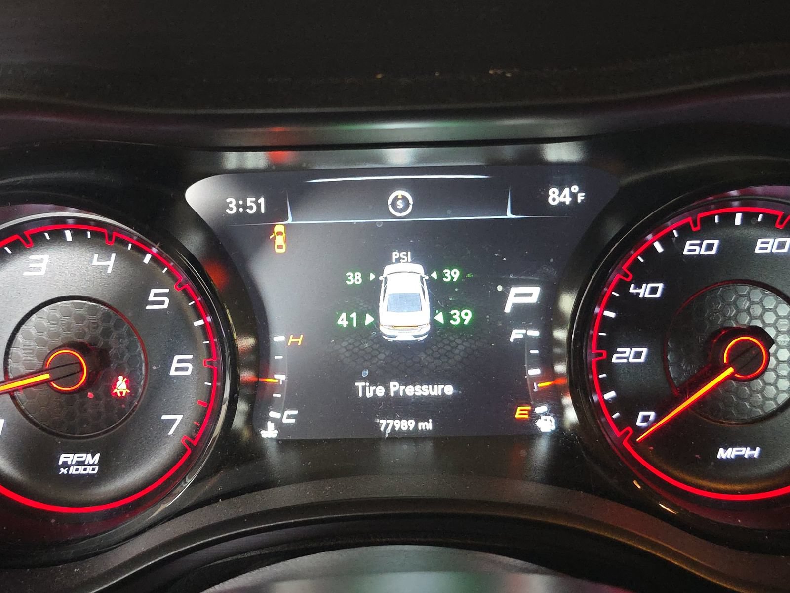 Used 2018 Dodge Charger SXT w/ Blacktop Package RWD image 8