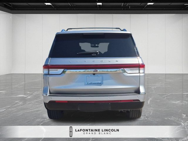 Used 2023 Lincoln Navigator Reserve AWD/4WD image 4