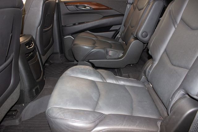 Used 2018 Cadillac Escalade Luxury image 19