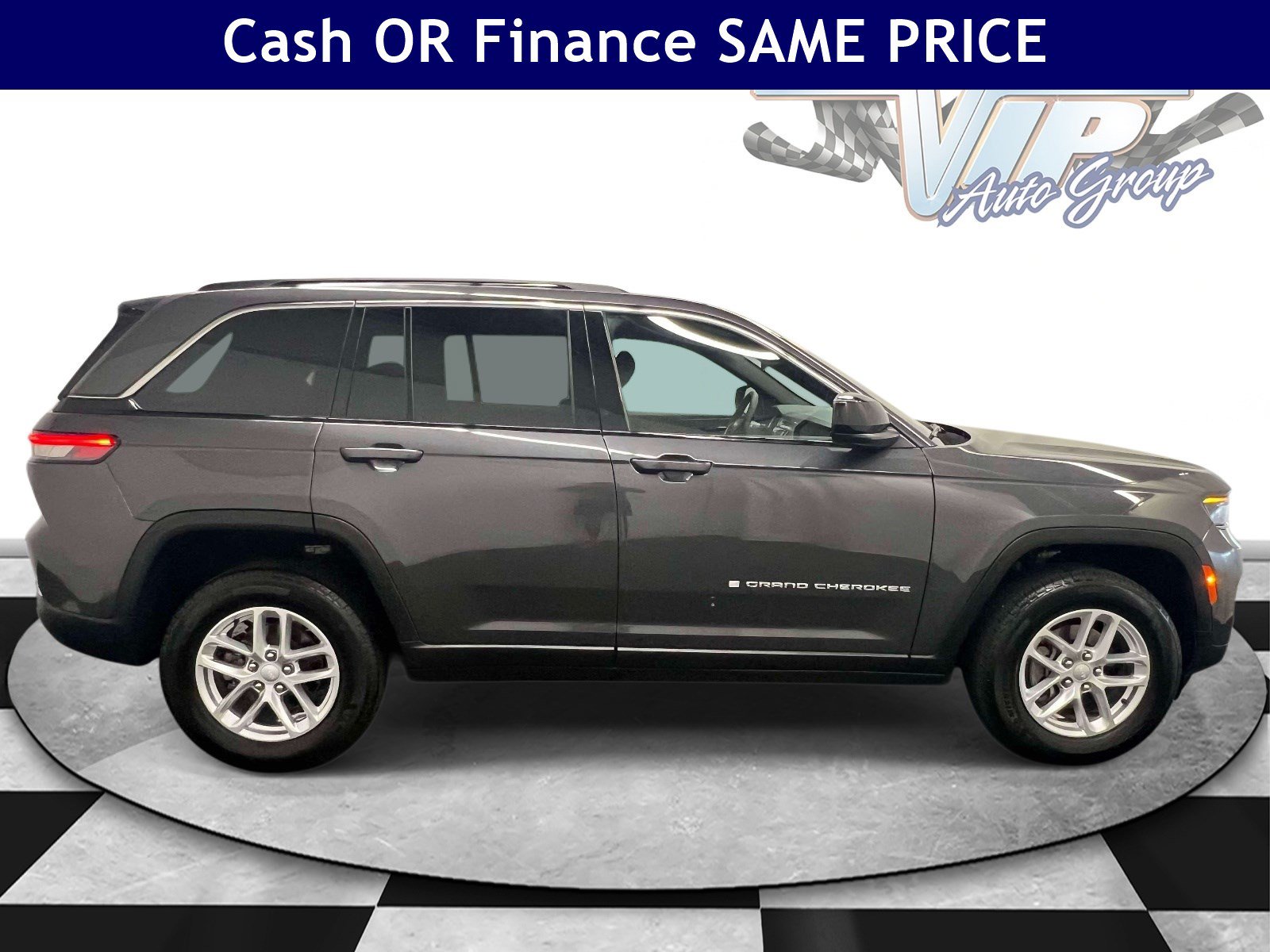 Used 2025 Jeep Grand Cherokee Laredo X w/ Luxury Tech Group I AWD/4WD image 5