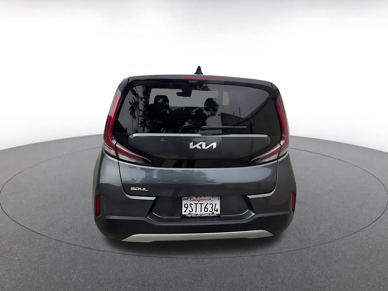 Used 2025 Kia Soul LX w/ LX Technology Package FWD image 12