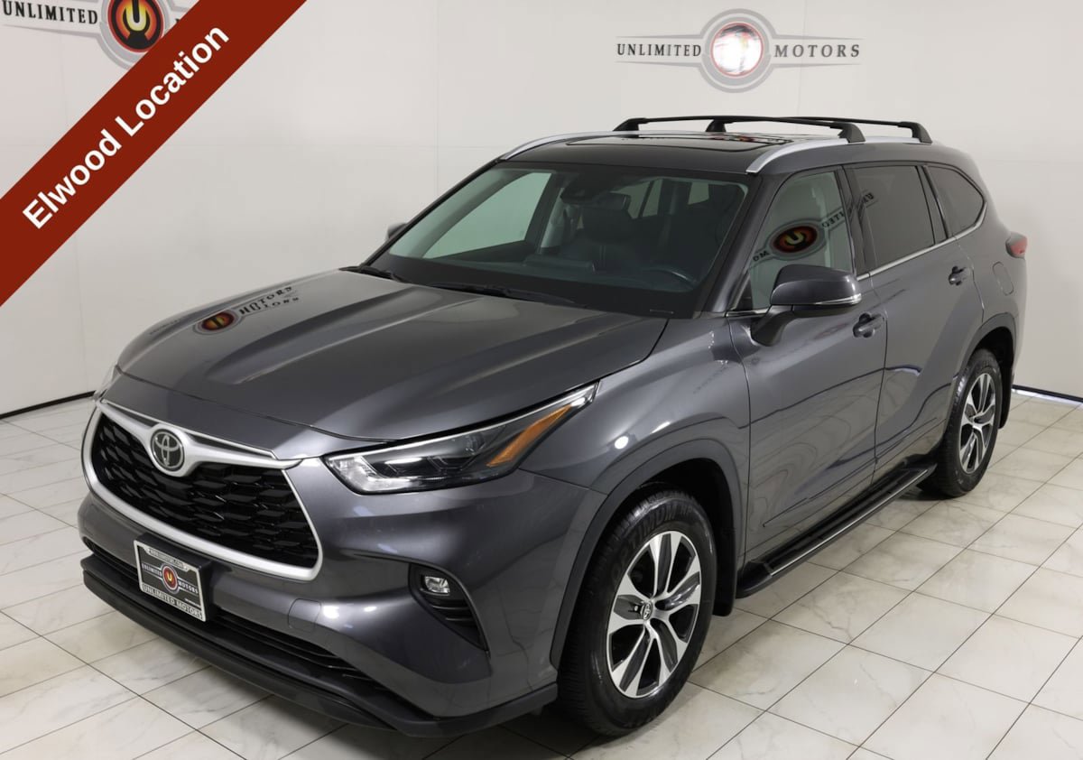 Used 2022 Toyota Highlander XLE AWD/4WD image 35