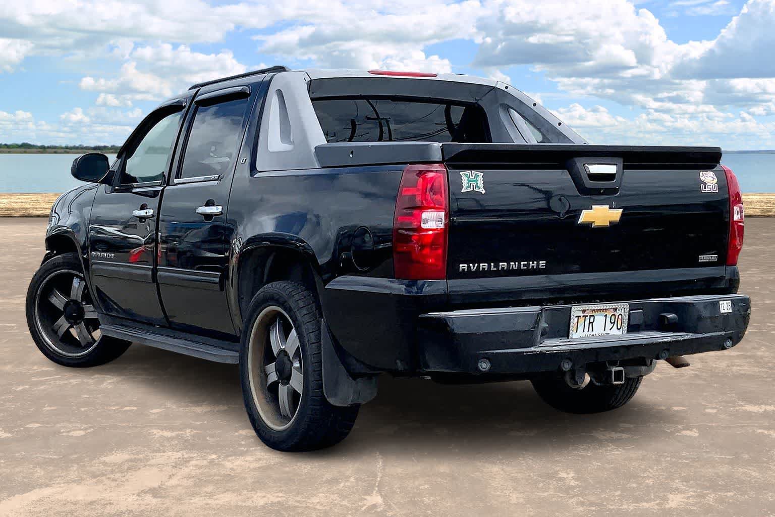 Used 2010 Chevrolet Avalanche LT RWD image 4