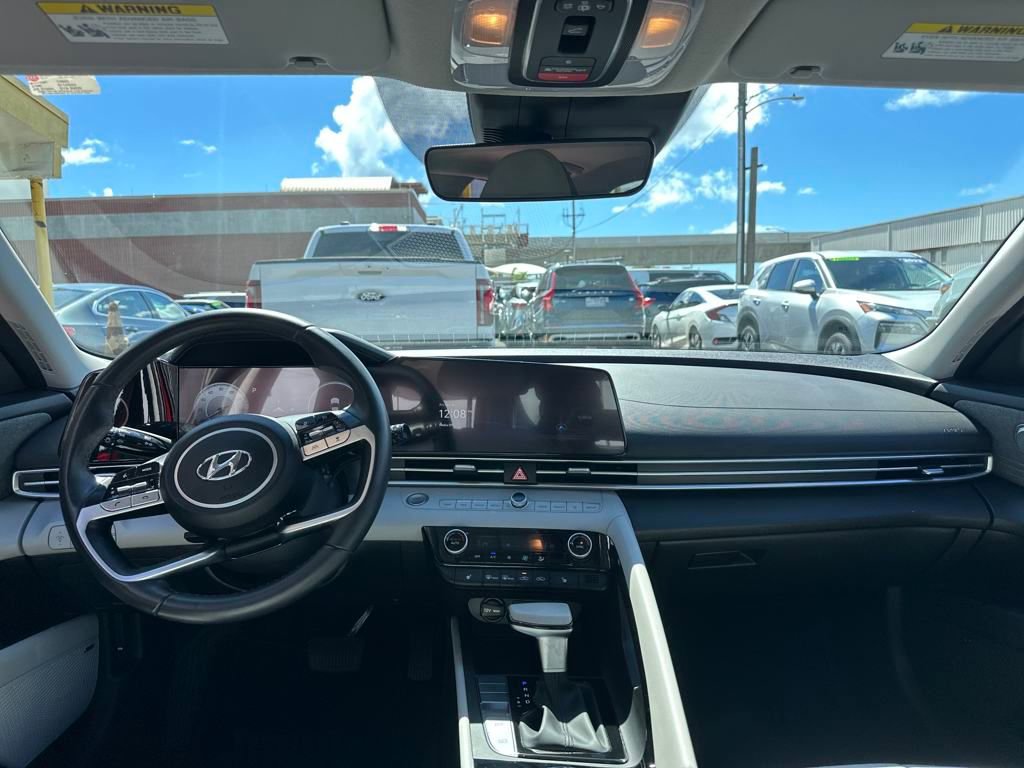 Used 2023 Hyundai Elantra Limited image 14