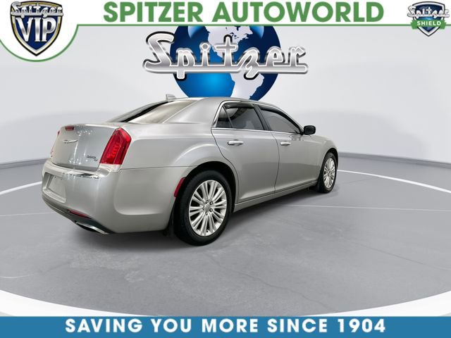 Used 2016 Chrysler 300 C image 9