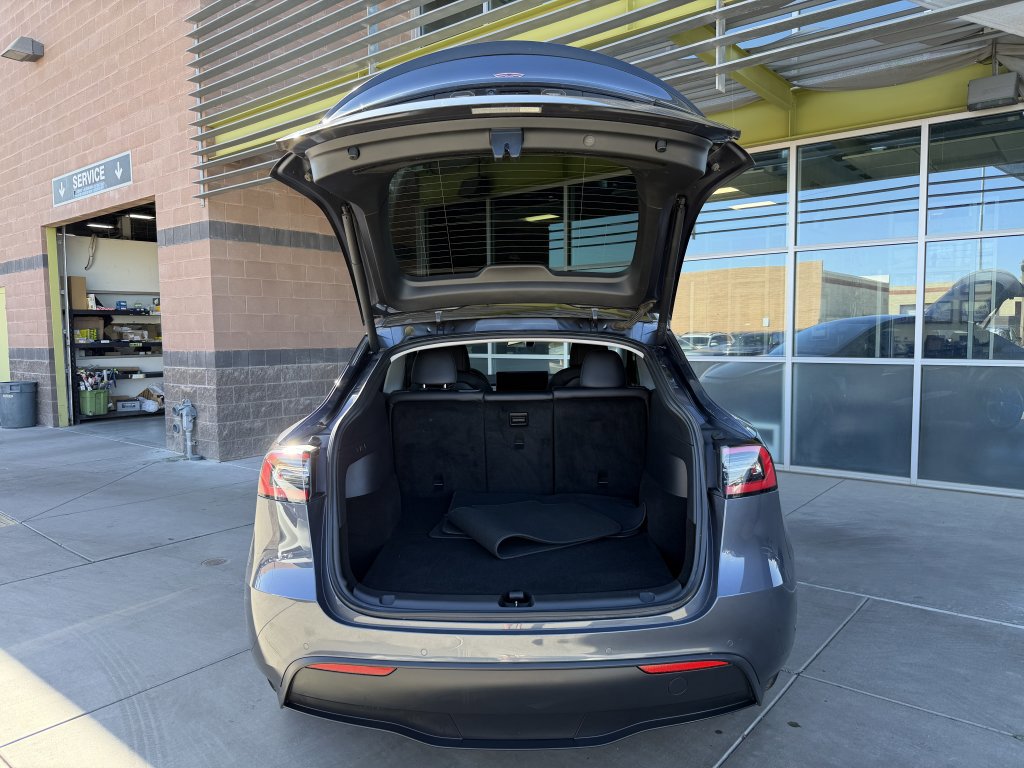 Used 2020 Tesla Model Y Long Range image 36