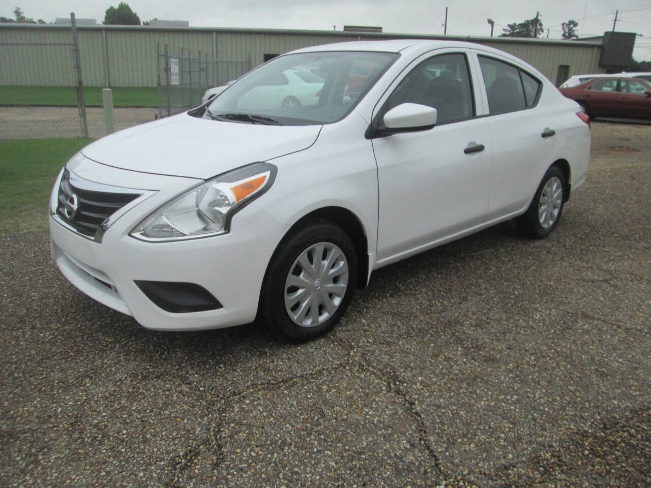 Used 2019 Nissan Versa S FWD image 2