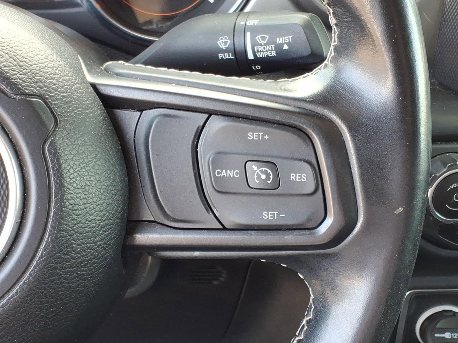 Used 2021 Jeep Gladiator Overland AWD/4WD image 24