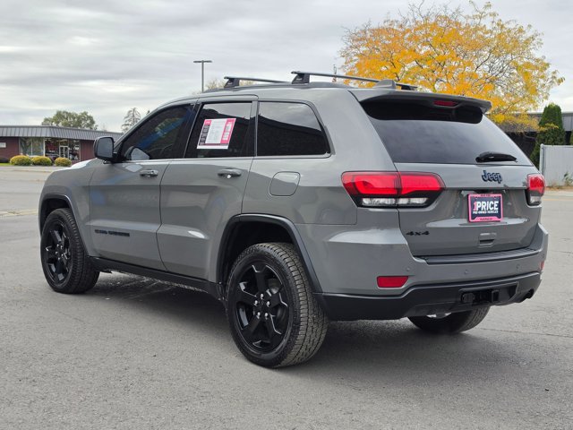 Used 2019 Jeep Grand Cherokee Laredo AWD/4WD image 3