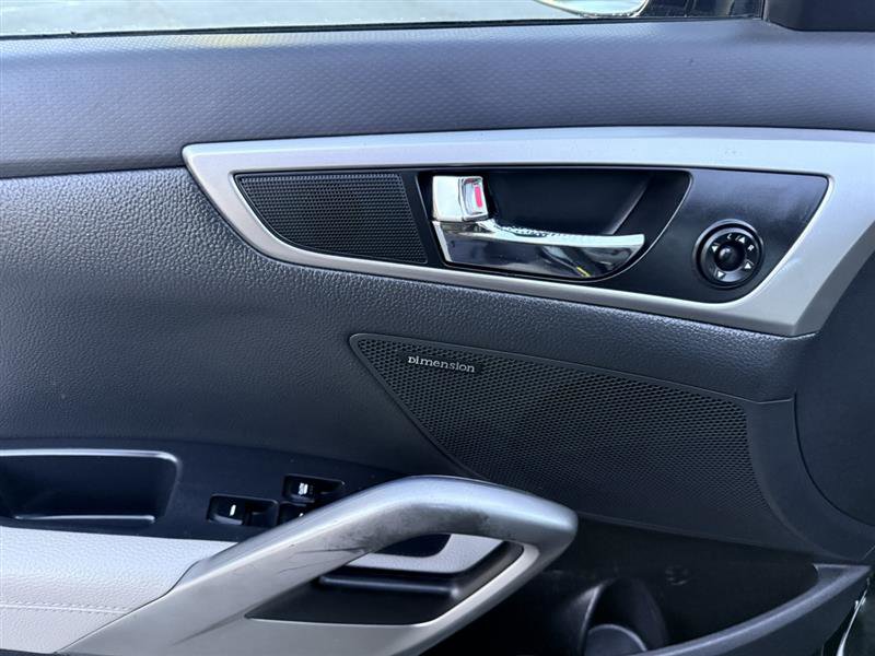 Used 2013 Hyundai Veloster w/ Style Pkg image 24