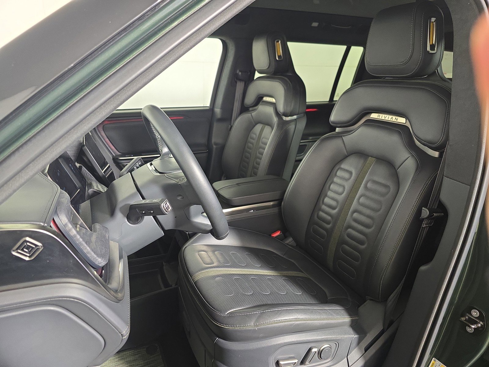 Used 2022 Rivian R1S Launch Edition image 20