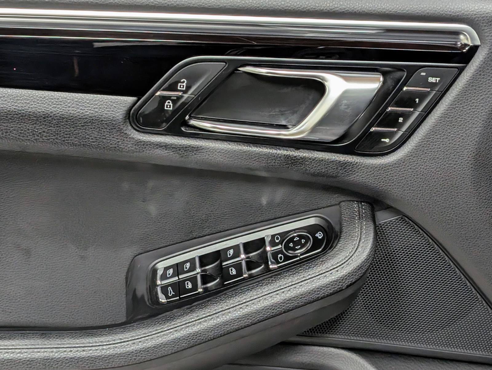 Used 2024 Porsche Macan AWD/4WD image 14
