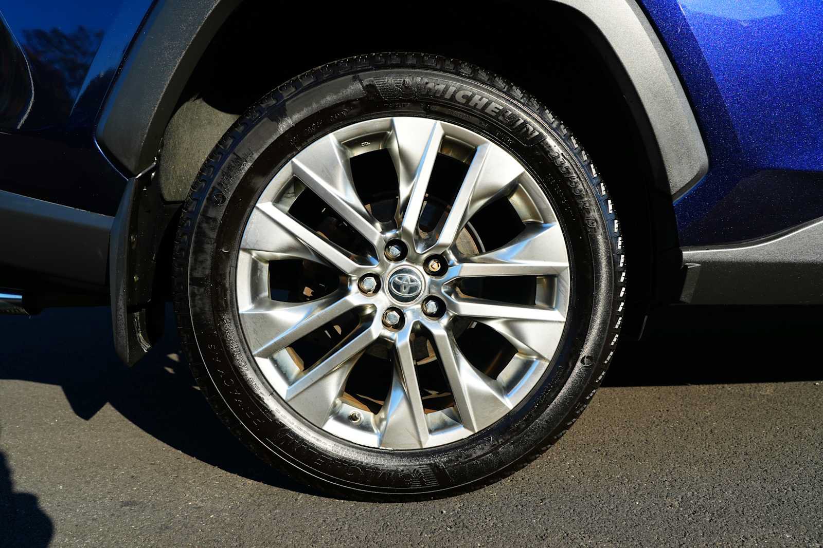 Used 2021 Toyota RAV4 XLE Premium AWD/4WD image 10