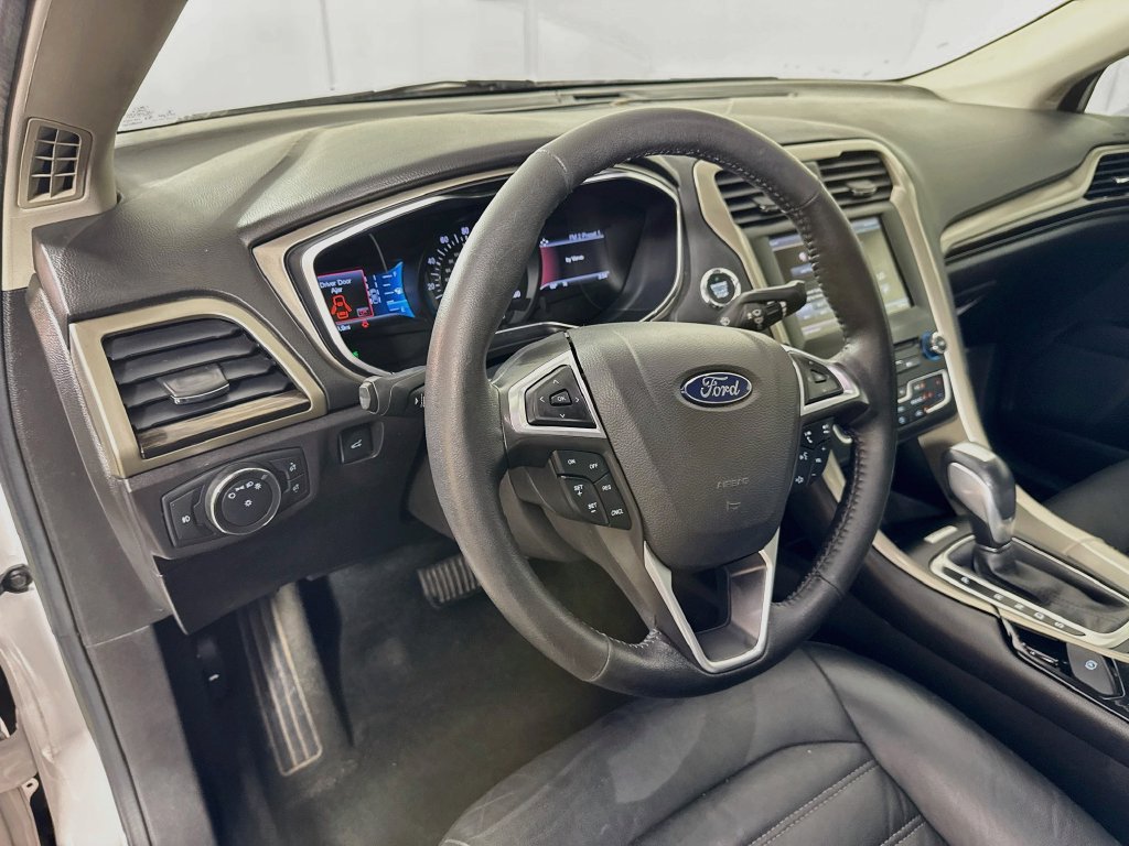 Used 2016 Ford Fusion SE w/ Equipment Group 202A AWD/4WD image 9