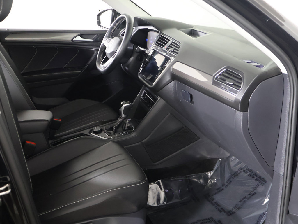 Used 2023 Volkswagen Tiguan SE AWD/4WD image 22