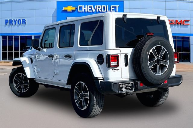 Used 2023 Jeep Wrangler Unlimited Sahara AWD/4WD image 4