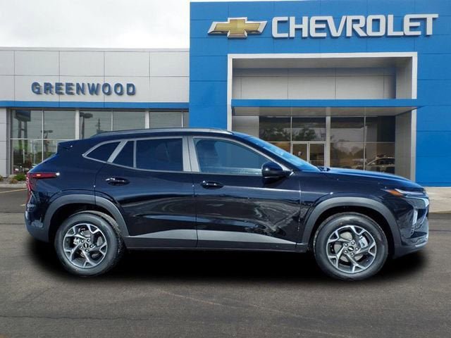 New 2026 Chevrolet Trax LT w/ Driver Confidence Package image 2