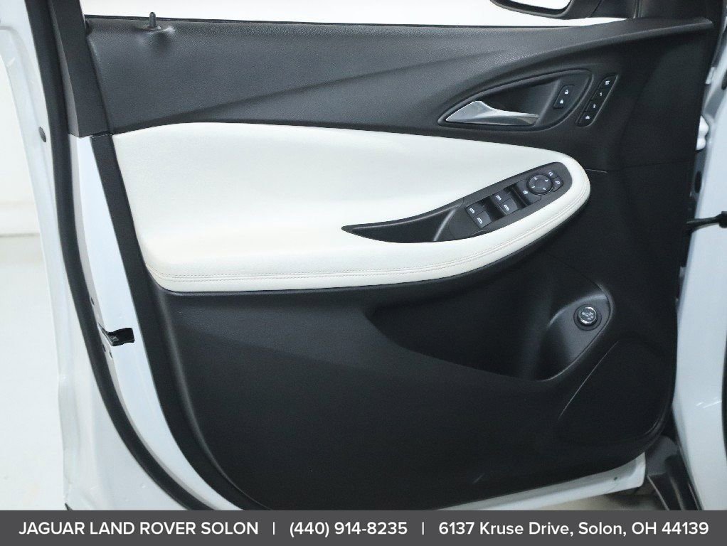 Used 2020 Buick Encore GX Essence w/ Experience Buick Package image 32