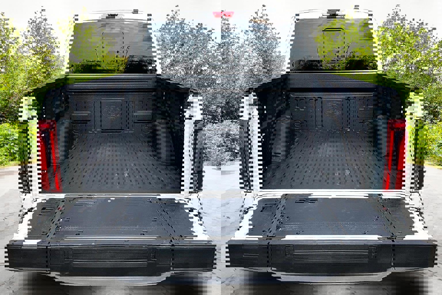 Certified 2025 Ford F150 Platinum w/ Equipment Group 702A High AWD/4WD image 18