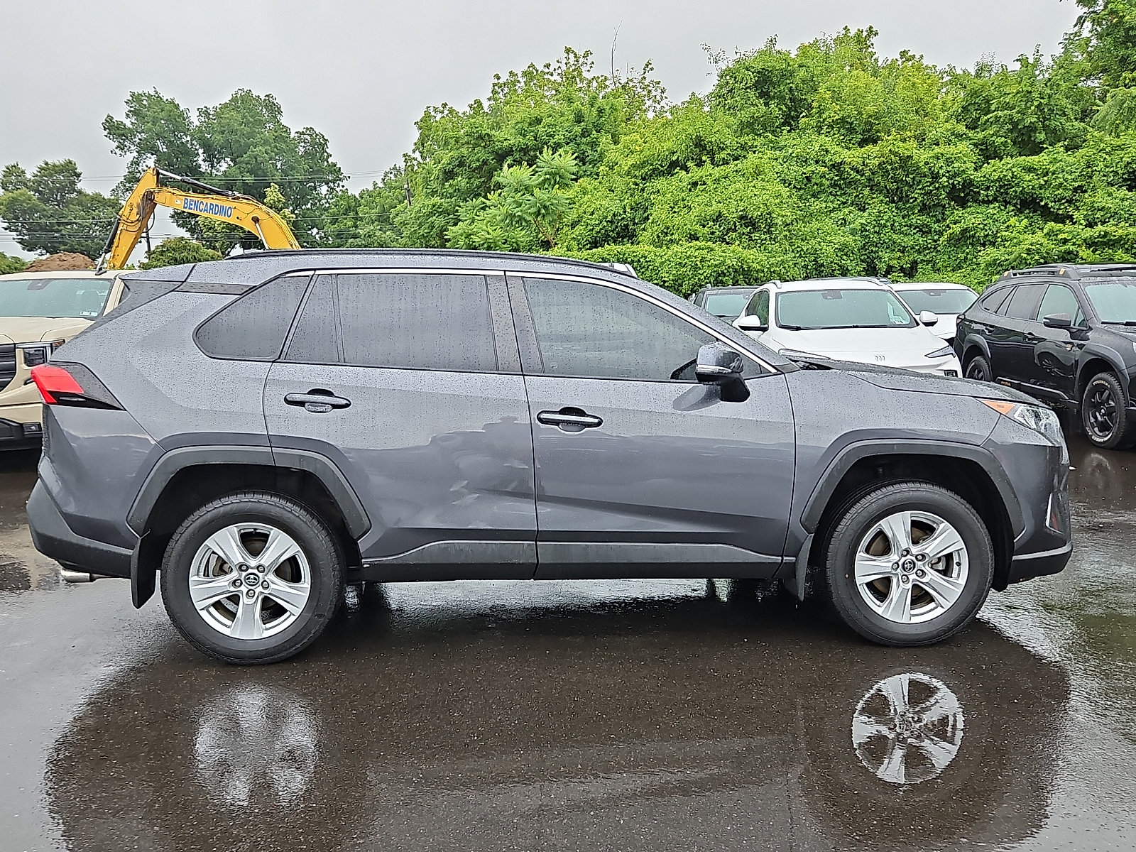 Used 2021 Toyota RAV4 XLE AWD/4WD image 7