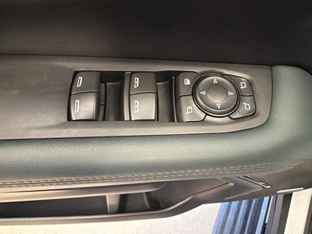 Used 2025 GMC Yukon AT4 w/ AT4 Premium Plus Package AWD/4WD image 16