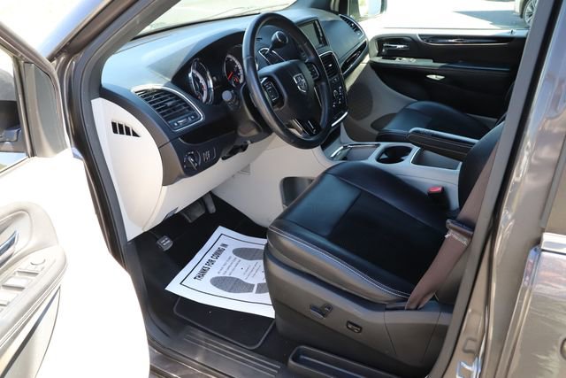 Used 2017 Dodge Grand Caravan SXT image 10