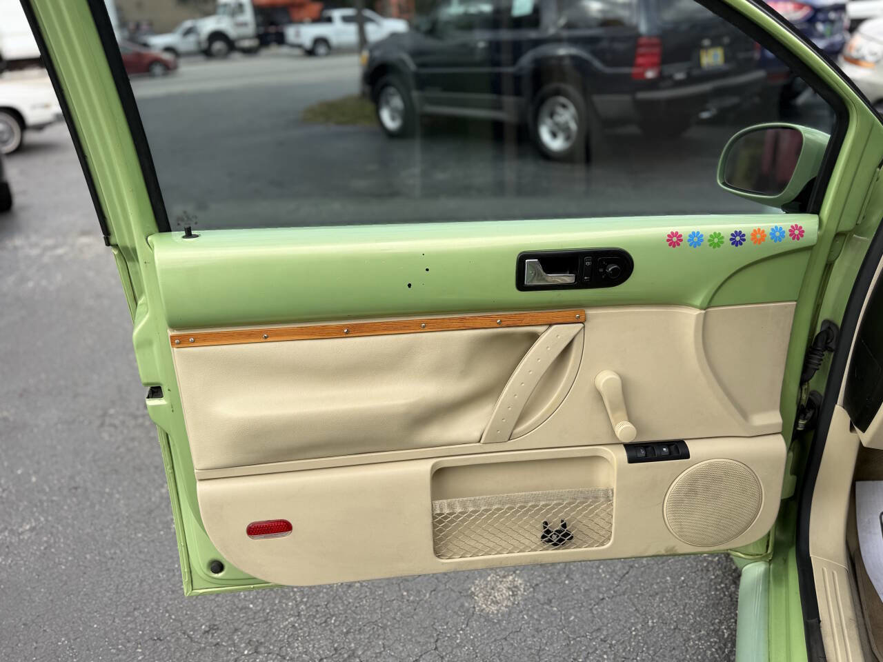 Used 2002 Volkswagen Beetle GL image 12