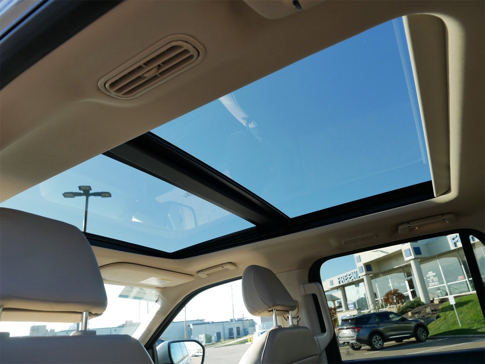 Certified 2024 Ford Expedition Limited image 17