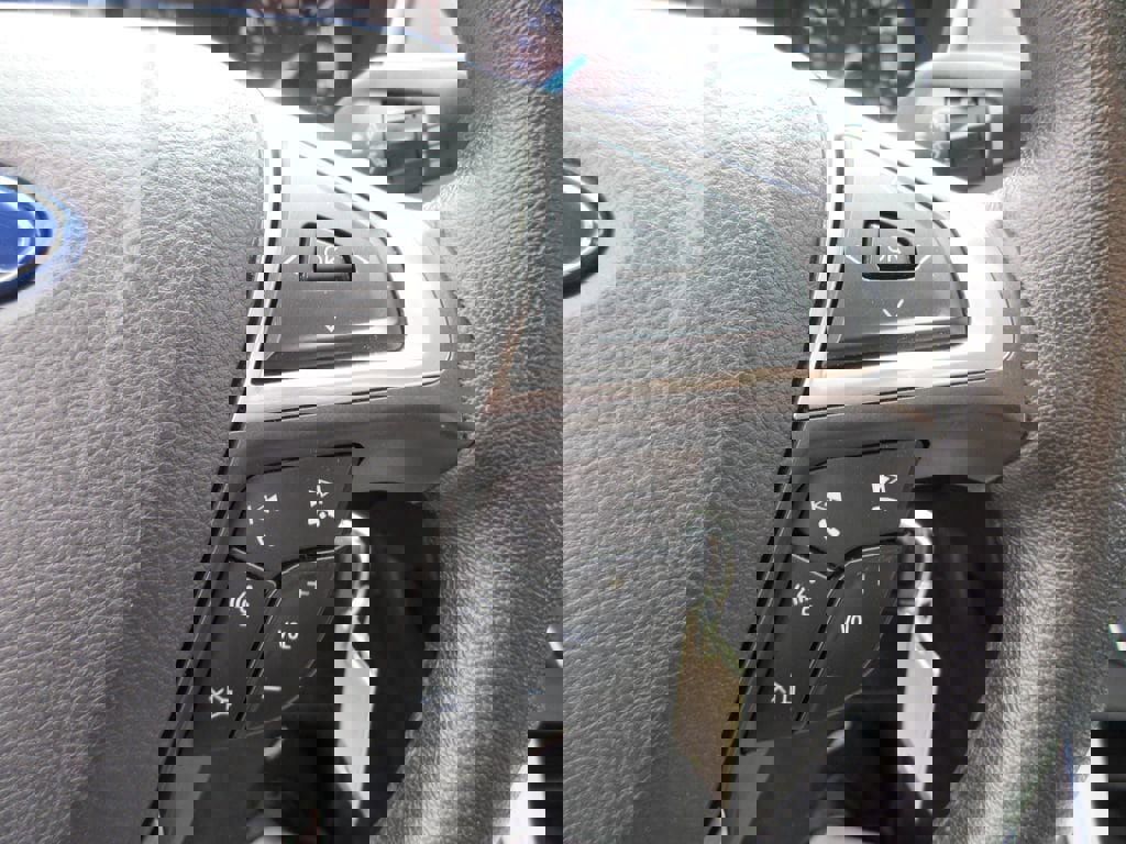 Used 2016 Ford Fusion SE w/ Equipment Group 201A image 25