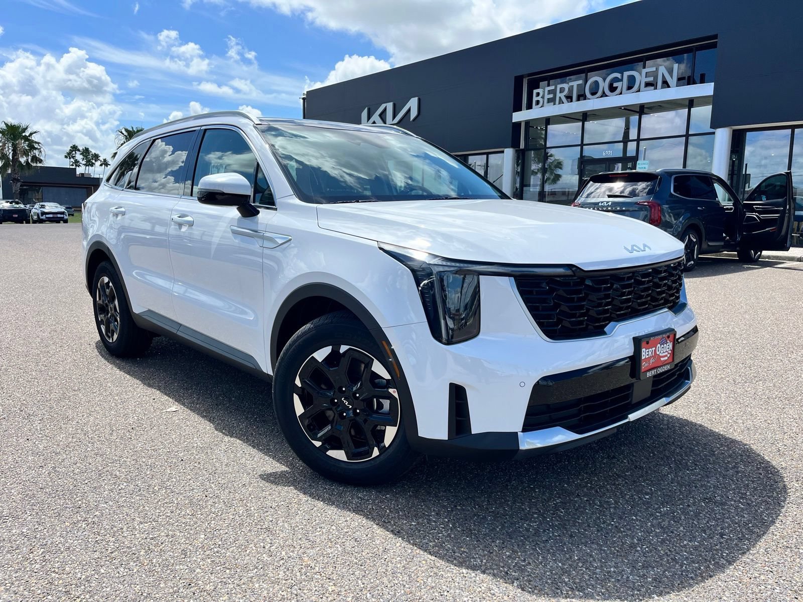 New 2026 Kia Sorento S w/ S Panoramic Sunroof Package FWD image 1