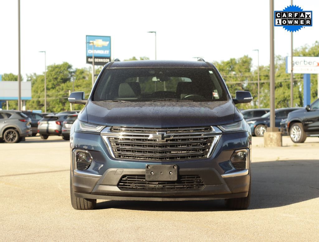 Used 2023 Chevrolet Traverse LT FWD image 2