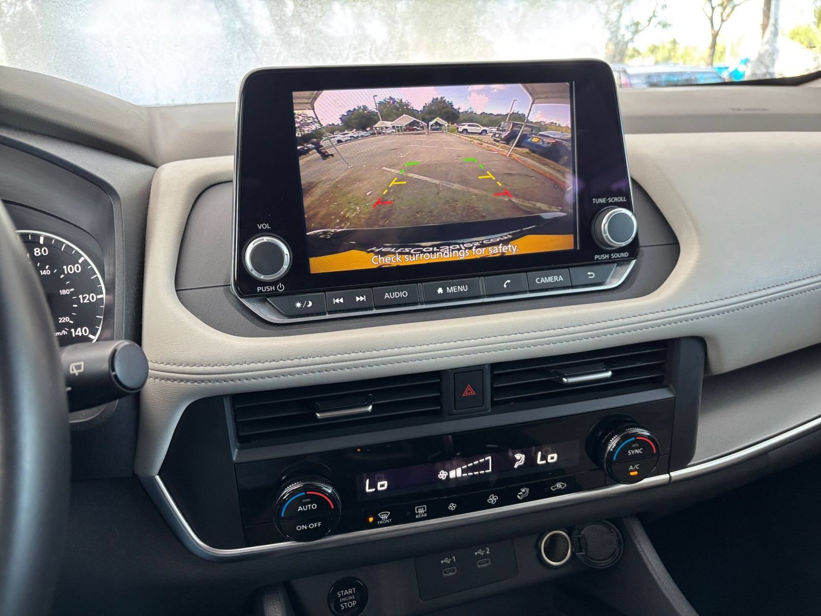 Used 2025 Nissan Rogue SV FWD image 14