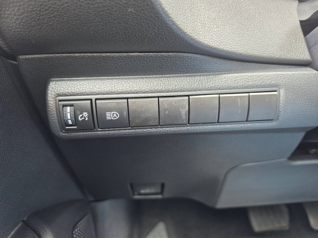 Used 2022 Toyota Corolla XLE w/ Carpet Mat Package (TMS) image 12