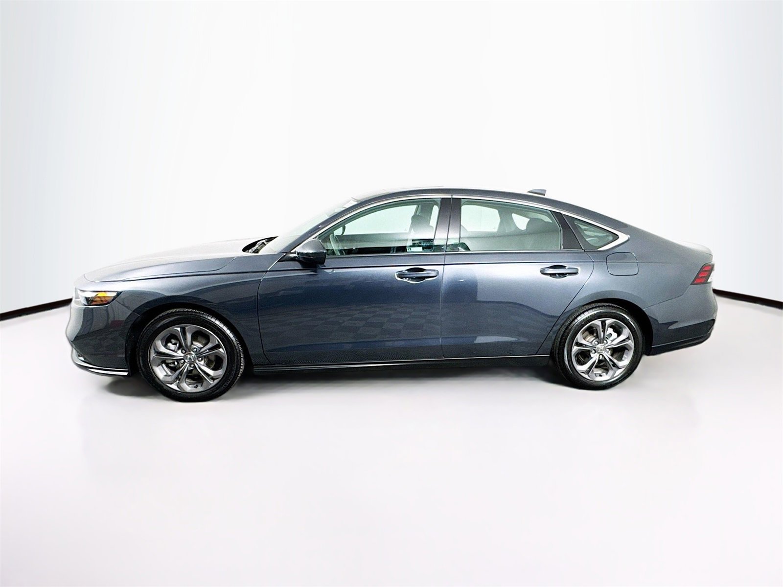 Used 2024 Honda Accord EX image 4