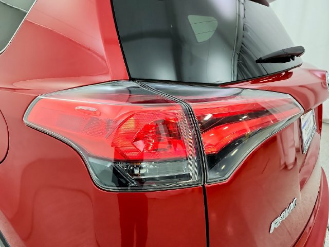 Used 2017 Toyota RAV4 LE w/ Carpet Mat Package AWD/4WD image 30
