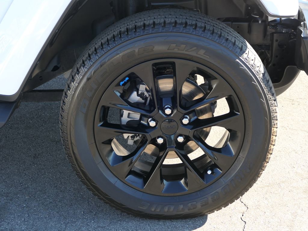 Used 2022 Jeep Wrangler Unlimited Sahara w/ Safety Group image 26