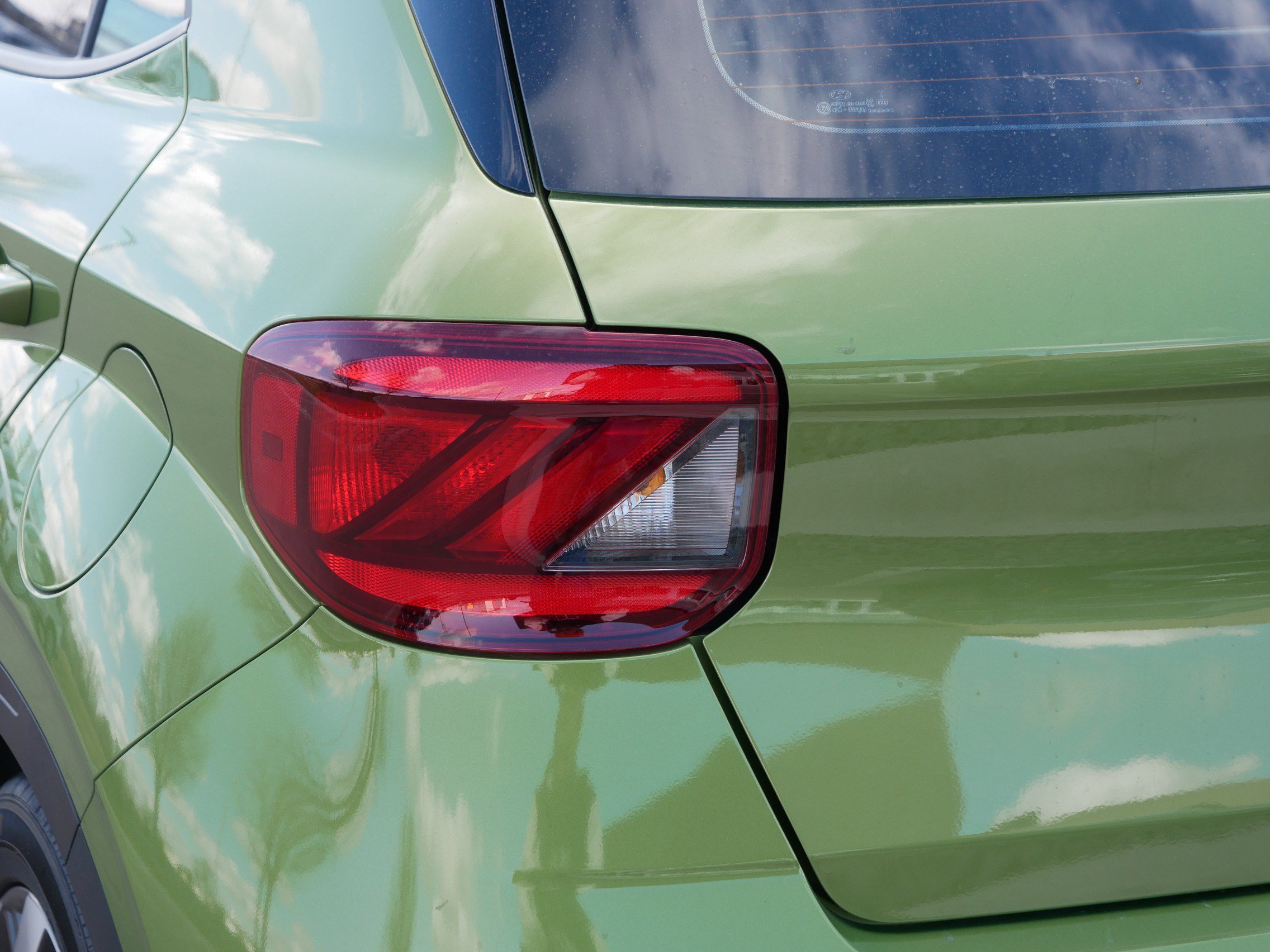 Certified 2023 Hyundai Venue SEL FWD image 17