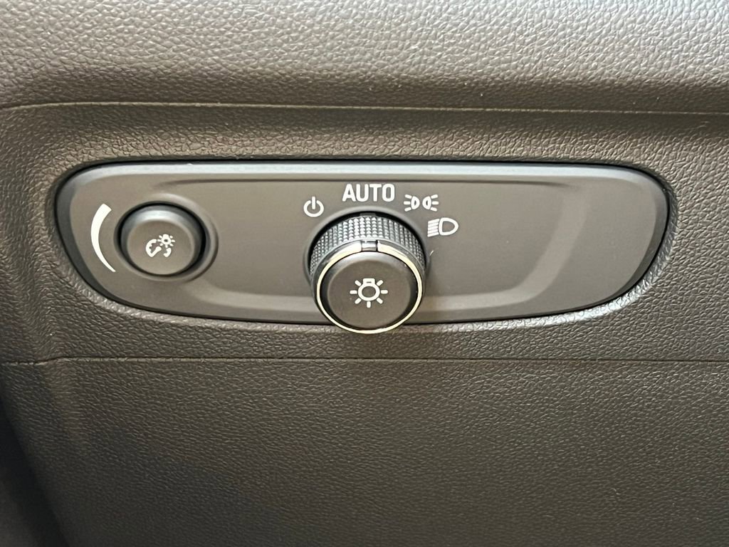 Certified 2023 Buick Envision Preferred w/ Sport Touring Package image 17