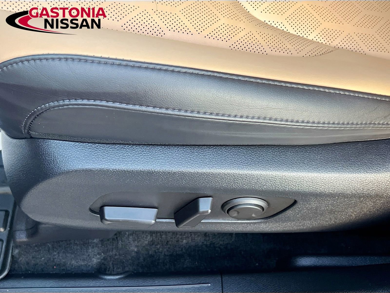 Used 2024 Kia Carnival LX image 25