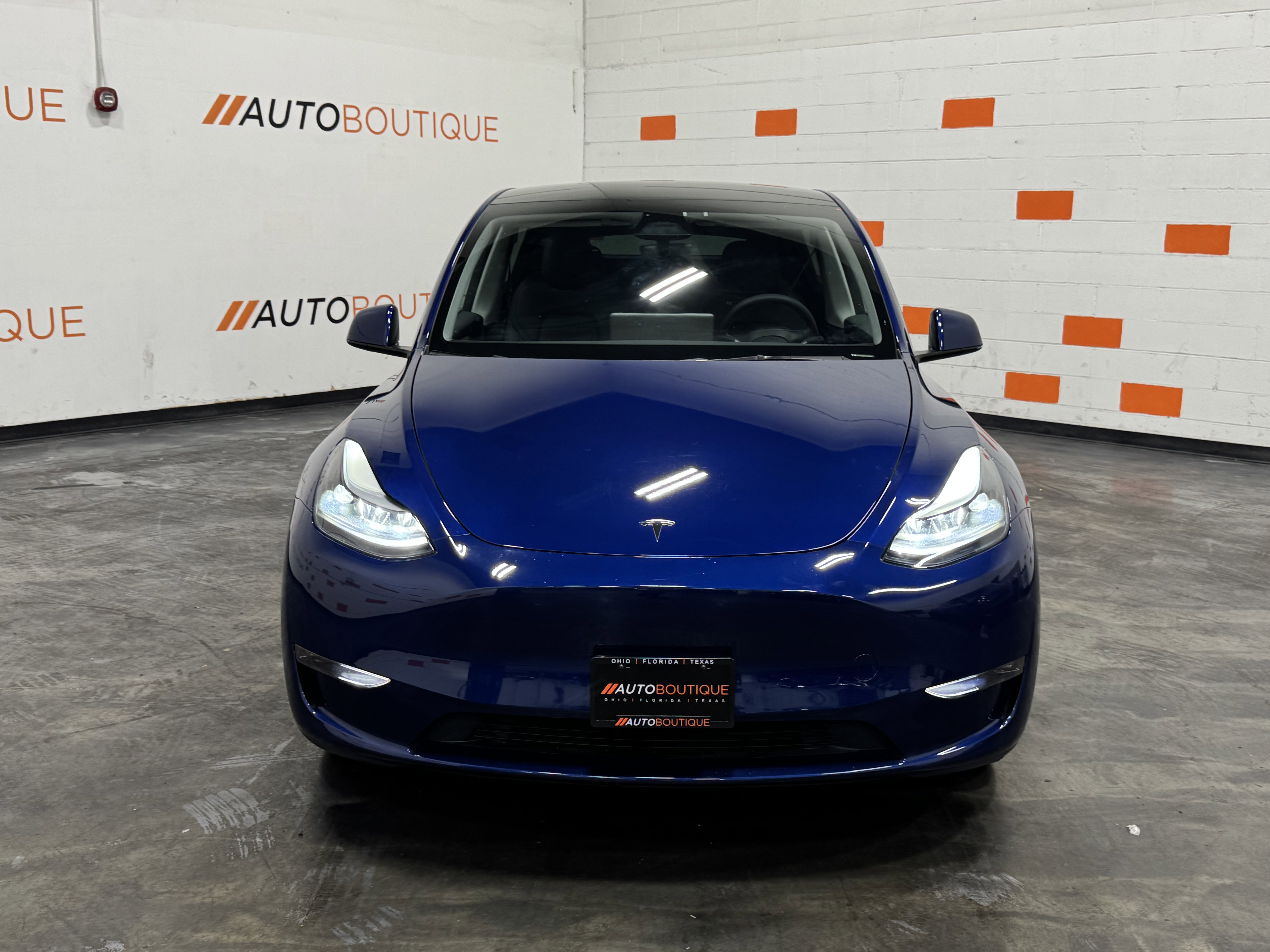 Used 2024 Tesla Model Y Long Range AWD/4WD image 3