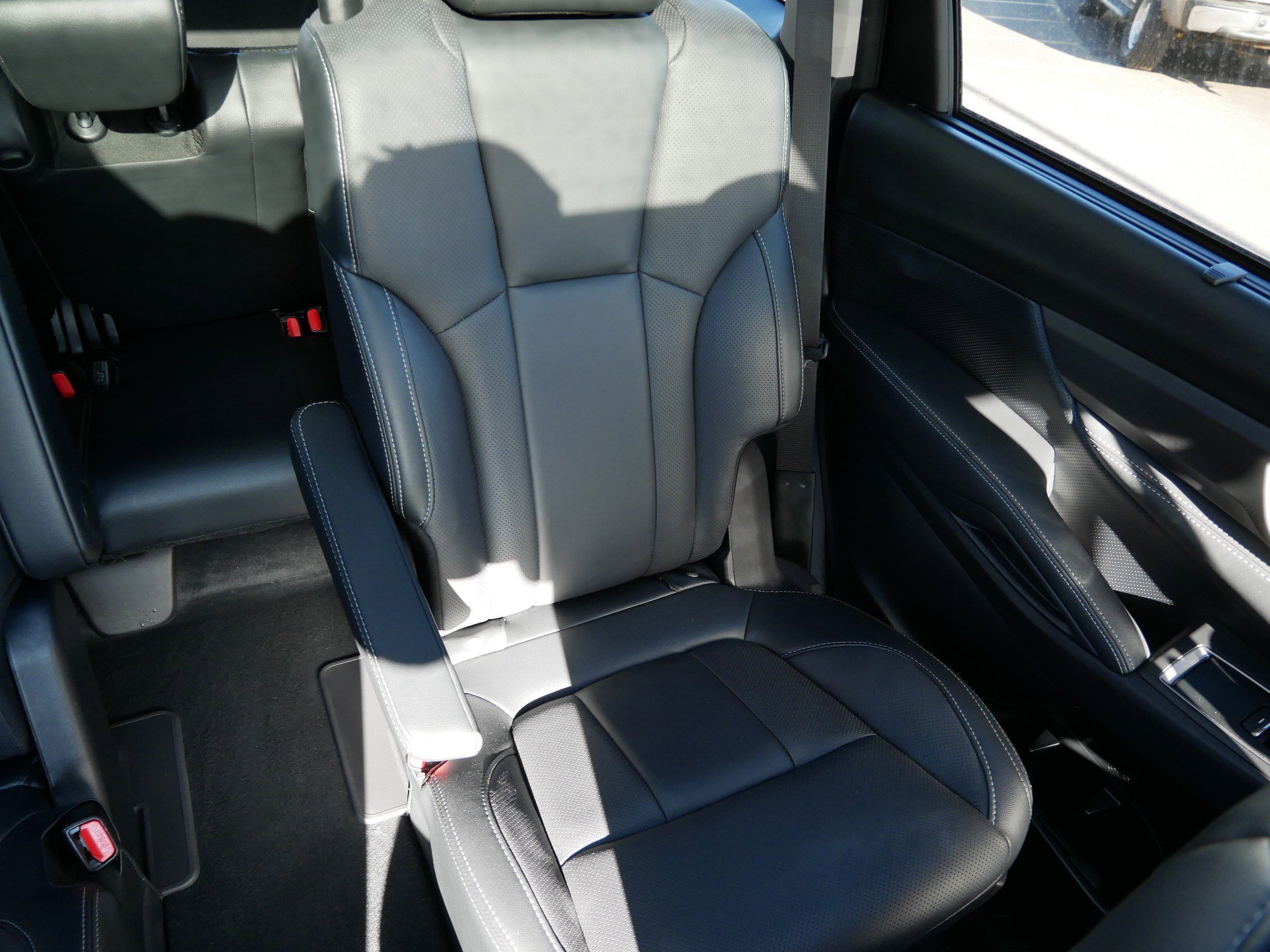 Used 2023 Subaru Ascent Limited w/ Technology Package image 14