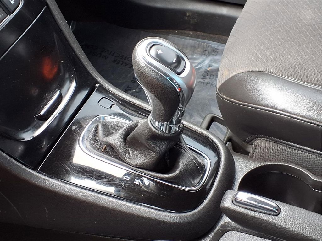 Used 2022 Buick Encore Preferred w/ Safety Package image 17