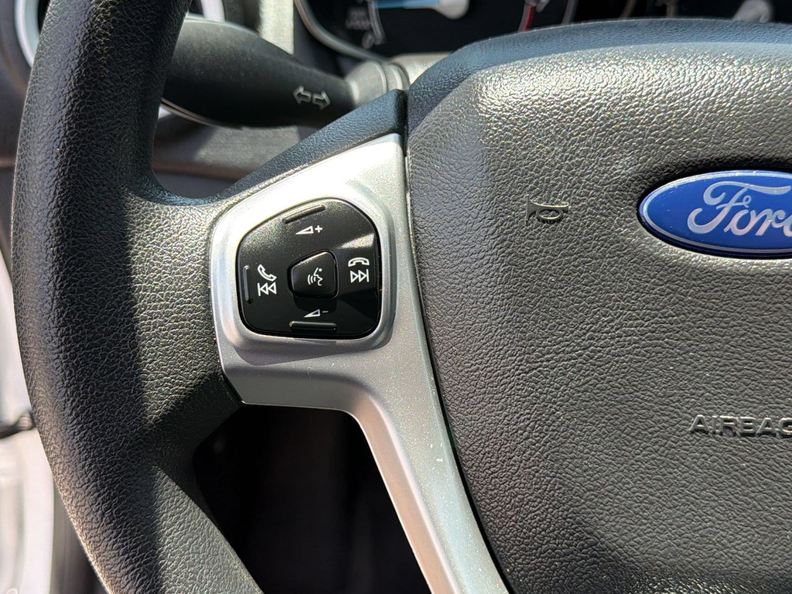 Used 2017 Ford Fiesta SE FWD image 17