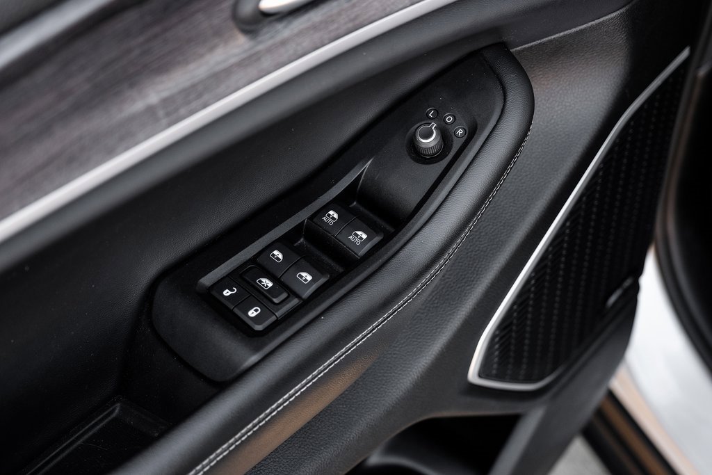 Used 2021 Jeep Grand Cherokee L Limited w/ Luxury Tech Group II image 55