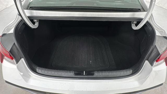 Used 2024 Hyundai Elantra Limited image 15